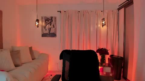 Snapshot of isabellalux_ chatting on June 9, 2:50 pm ISABELLA online show from June 9, 2:50 pm
