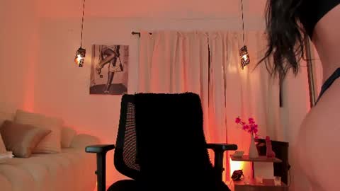 Snapshot of isabellalux_ chatting on June 14, 10:23 pm ISABELLA online show from June 14, 10:23 pm