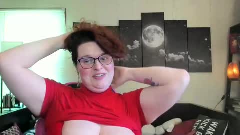 Snapshot of isabellamariedarcy chatting on May 12, 7:00 pm isabellamariedarcy online show from May 12, 7:00 pm