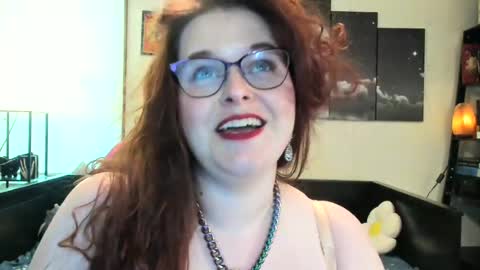 Snapshot of isabellamariedarcy chatting on June 15, 8:33 pm isabellamariedarcy online show from June 15, 8:33 pm