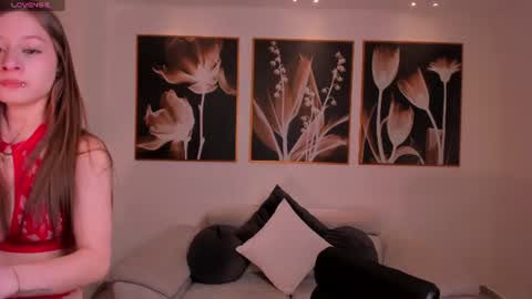 Snapshot of isabellamoretti1 chatting on June 24, 4:22 am Isabella Moretti online show from June 24, 4:22 am