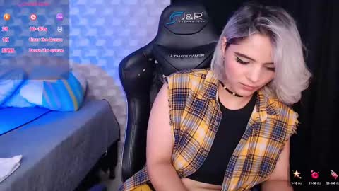 Snapshot of isabellamoutt chatting on December 31, 5:00 am Isabella Mout online show from December 31, 5:00 am