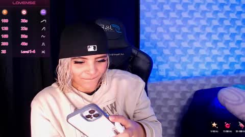 Snapshot of isabellamoutt chatting on January 25, 2:37 am Isabella Mout online show from January 25, 2:37 am