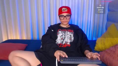 Snapshot of isabellamoutt chatting on December 4, 10:29 pm Isabella Mout online show from December 4, 10:29 pm