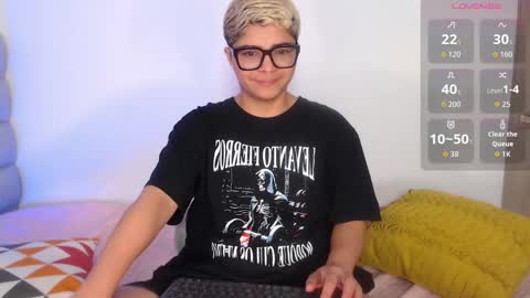 Isabella Mout  online show from January 11, 7:30 pm