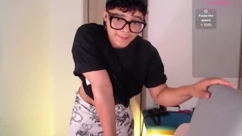 Isabella Mout  online show from February 17, 6:03 pm