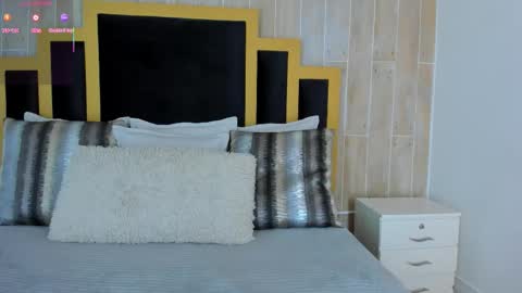 Snapshot of isabellasouza chatting on December 4, 8:06 pm online show from December 4, 8:06 pm