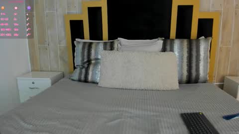 Snapshot of isabellasouza chatting on December 14, 7:40 pm online show from December 14, 7:40 pm