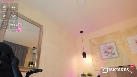 Snapshot of isabellasweet__ chatting on May 8, 3:45 am online show from May 8, 3:45 am