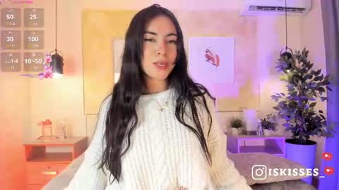 Snapshot of isabellasweet__ chatting on July 16, 4:07 am online show from July 16, 4:07 am