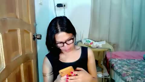 Snapshot of isabelle_amore chatting on May 22, 5:51 pm Ysa online show from May 22, 5:51 pm