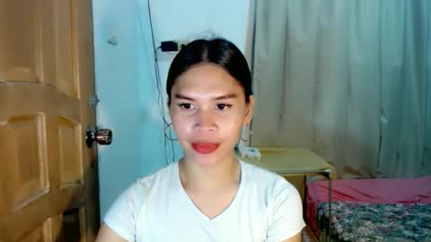 Snapshot of isabelle_amore chatting on June 2, 10:06 am Ysa online show from June 2, 10:06 am