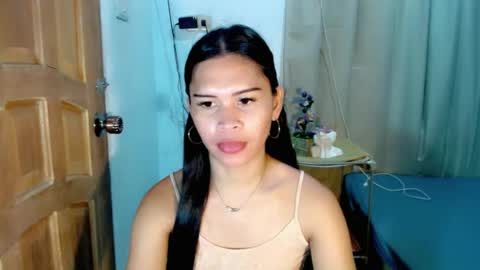 Snapshot of isabelle_amore chatting on July 14, 2:05 am Ysa online show from July 14, 2:05 am