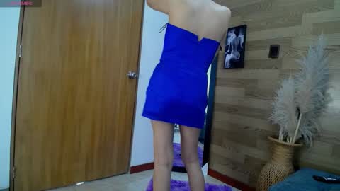 Snapshot of isabelle_hart chatting on December 16, 3:33 am online show from December 16, 3:33 am