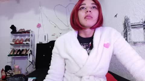 Snapshot of isabelle_sara chatting on May 16, 8:18 pm isabelle_sara online show from May 16, 8:18 pm