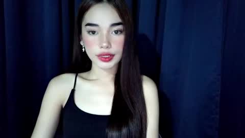 Snapshot of isabelle_willis chatting on April 21, 12:22 pm Isabelle online show from April 21, 12:22 pm