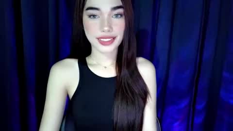 Snapshot of isabelle_willis chatting on June 8, 2:06 pm Isabelle online show from June 8, 2:06 pm
