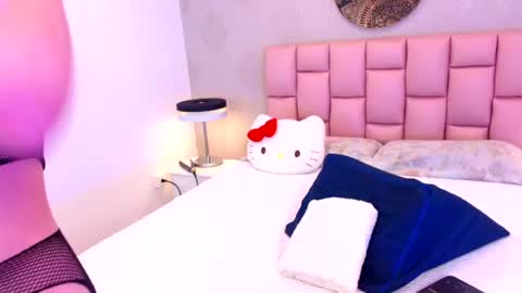 Snapshot of isabelledaza chatting on July 1, 12:18 pm Isabelle Daza online show from July 1, 12:18 pm