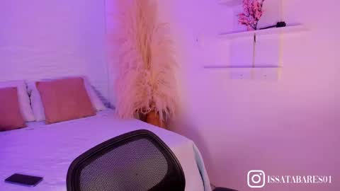 Snapshot of isabellefoxx chatting on June 1, 11:50 pm Isa online show from June 1, 11:50 pm