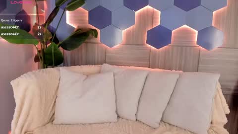 Snapshot of isabellestorm chatting on July 8, 3:55 am online show from July 8, 3:55 am