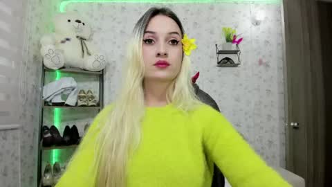 Snapshot of isablonde1 chatting on June 13, 6:50 pm ISABELLA online show from June 13, 6:50 pm