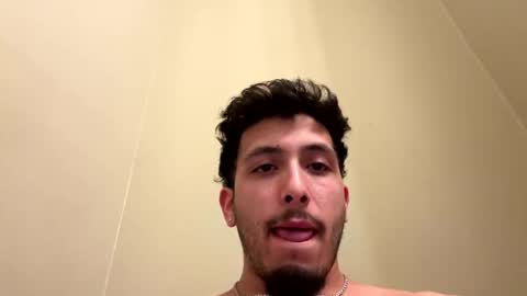 Snapshot of isaiahmarin420 chatting on January 14, 11:05 am Kxshking online show from January 14, 11:05 am