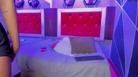 Snapshot of isauramontiel chatting on December 4, 9:01 pm Isaura online show from December 4, 9:01 pm