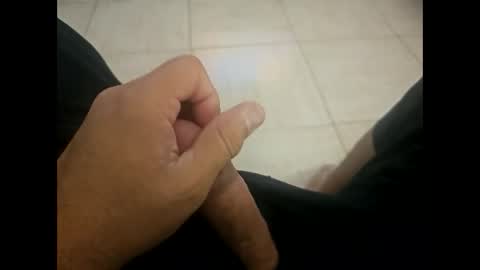 Snapshot of iscrewinutibolt chatting on January 10, 11:22 am Carlos online show from January 10, 11:22 am