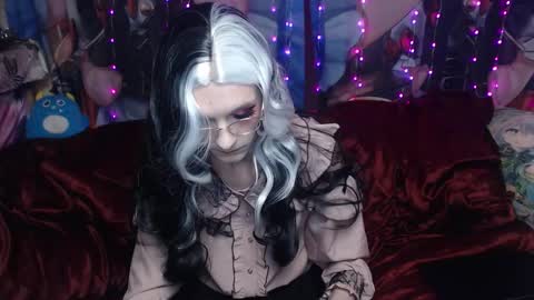 Snapshot of iselestias chatting on November 11, 10:43 pm Sele online show from November 11, 10:43 pm