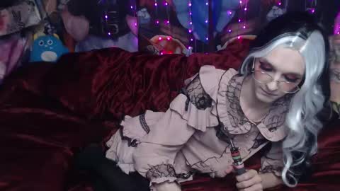 Snapshot of iselestias chatting on November 14, 11:02 pm Sele online show from November 14, 11:02 pm