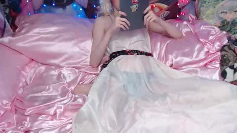 Sele online show from March 7, 10:40 pm