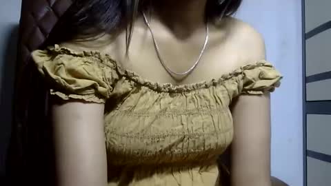 Snapshot of ishika_ishu chatting on May 29, 11:19 am ishika_ishu online show from May 29, 11:19 am