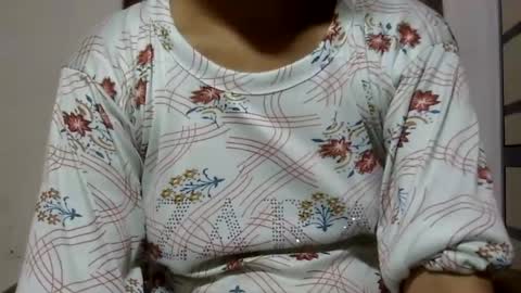 ishika_ishu online show from July 29, 2:32 am