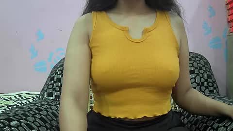 Snapshot of ishika_singh_ chatting on March 20, 1:21 am ishika_singh_ online show from March 20, 1:21 am