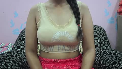 Snapshot of ishika_singh_ chatting on June 18, 2:01 am ishika_singh_ online show from June 18, 2:01 am