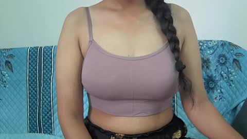 Snapshot of ishika_singh_ chatting on June 29, 1:56 am ishika_singh_ online show from June 29, 1:56 am