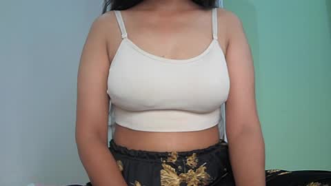 Snapshot of ishika_singh_ chatting on July 2, 3:23 am ishika_singh_ online show from July 2, 3:23 am
