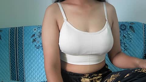 Snapshot of ishika_singh_ chatting on July 7, 3:20 am ishika_singh_ online show from July 7, 3:20 am