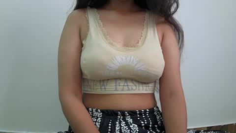 Snapshot of ishika_singh_ chatting on July 13, 2:14 am ishika_singh_ online show from July 13, 2:14 am