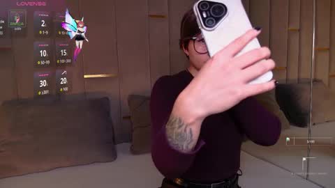 Snapshot of ishtardivine chatting on October 24, 10:22 am Ishtar online show from October 24, 10:22 am