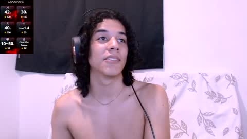 Snapshot of isidroglasc chatting on June 5, 11:54 pm Isidro online show from June 5, 11:54 pm