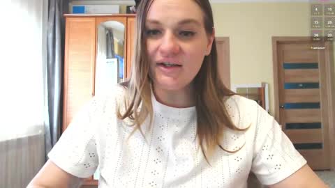 Snapshot of isingle_mom chatting on May 5, 9:50 am isingle_mom online show from May 5, 9:50 am