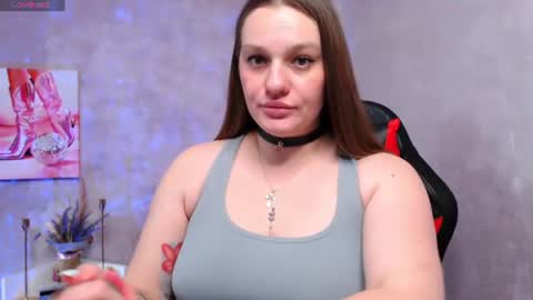 Snapshot of isingle_mom chatting on June 15, 10:17 am isingle_mom online show from June 15, 10:17 am