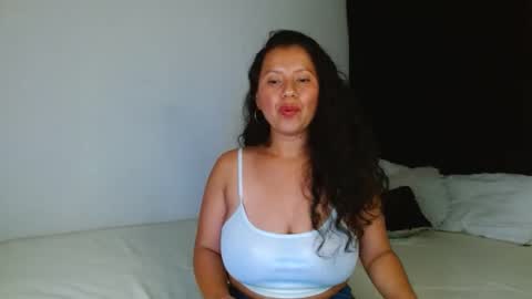 Snapshot of isis_cb17 chatting on February 24, 11:09 pm Isis online show from February 24, 11:09 pm