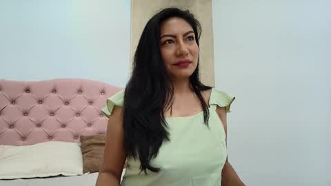 Snapshot of isis_choi chatting on November 28, 7:05 pm Isis Choi online show from November 28, 7:05 pm