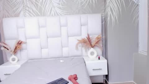 Snapshot of isis_loraine_ chatting on February 24, 4:47 pm ISIS online show from February 24, 4:47 pm