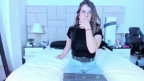 Pauli online show from October 31, 8:21 pm