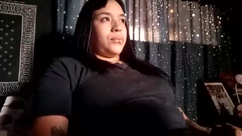 Snapshot of isisbathory chatting on November 26, 10:22 pm Isis online show from November 26, 10:22 pm