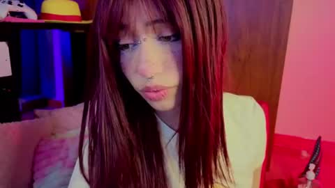 Snapshot of isisjones18 chatting on June 20, 10:29 am Isisjones18 online show from June 20, 10:29 am