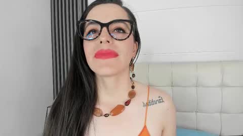 Isis Noir online show from November 4, 7:13 pm